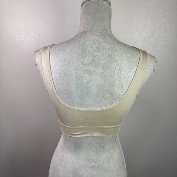 Truekind Everyday Throw-on Wireless Bralette Beige L NWT 0081 - Picture 2 of 10